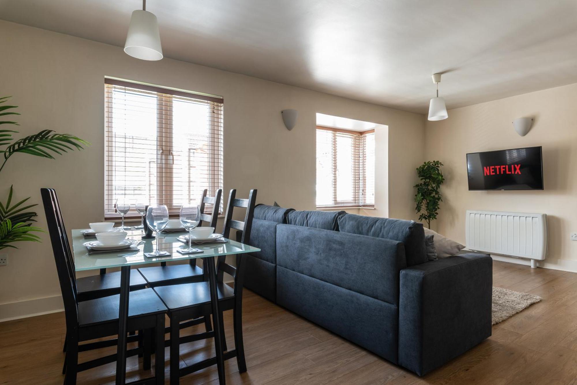 Spacious 2Br Flat - 2 Free Parking Spaces - Near Lgw Airport Crawley  Buitenkant foto